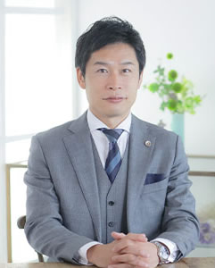 弁護士 小泉 友
